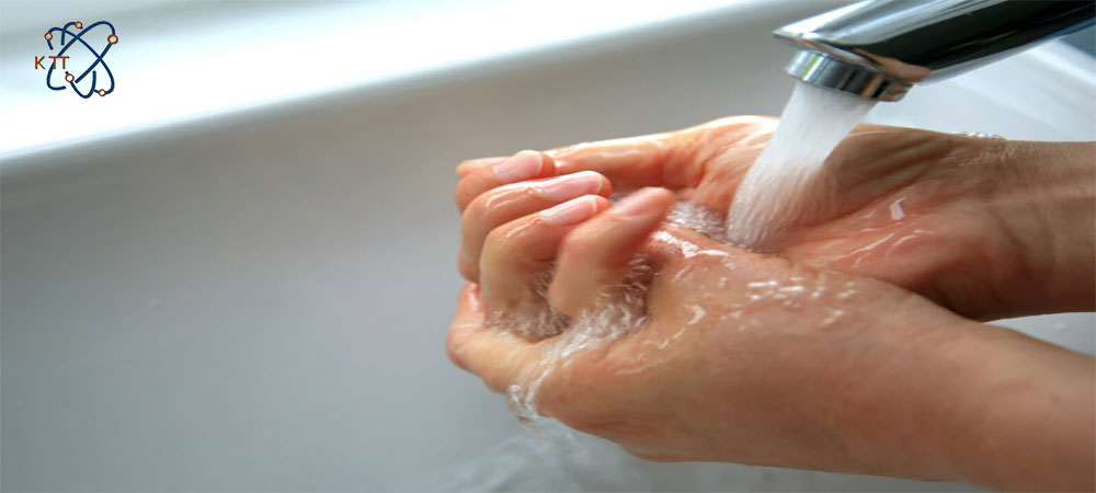 شست و شوی دستها با آب فراوان هنگام سوختن با اسید