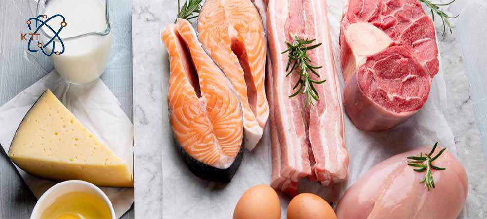 انواع گوشت قرمز، ماهی، مرغ، تخم مرغ، پنیر زرد رنگ و شیر به عنوان منابع جانوری گلوتامین