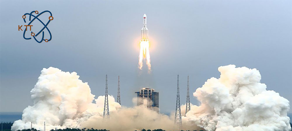 موشکی در حال پرتاب از روی زمین به کمک سوخت حاوی نیتریک اسید