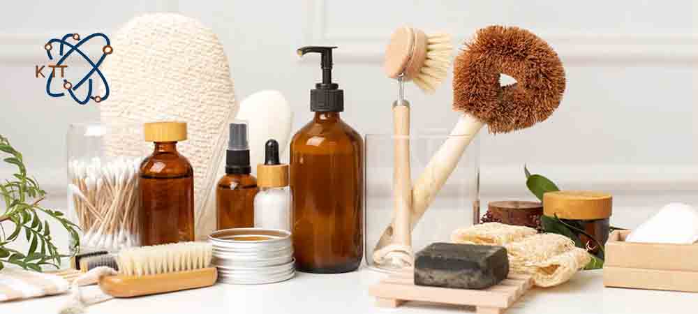  انواع محصولات آرایشس و بهداشتی از جمله لوسیون، اسپری و صابون، یک قوطی گوش پاک کن در کنارهم