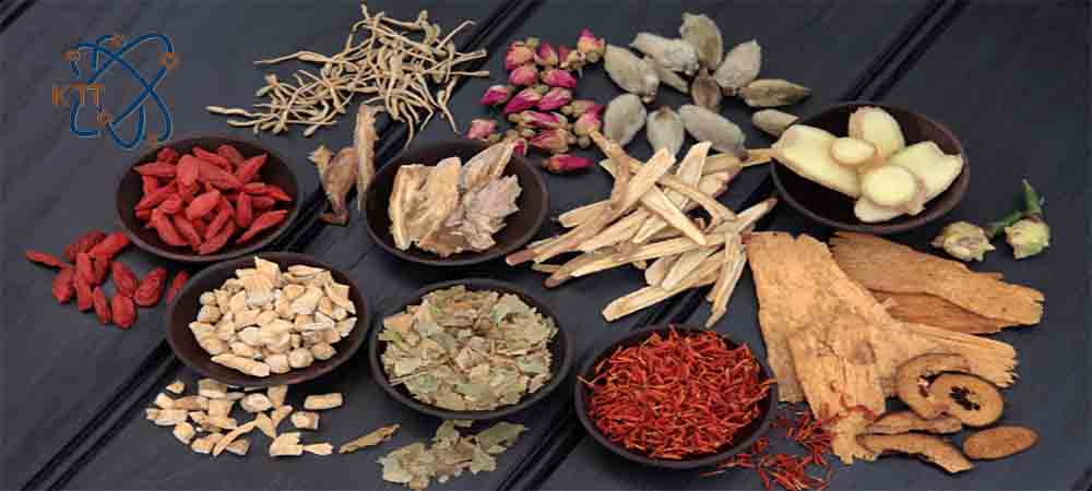 انواع گیاهان دارویی خشک به رنگهای قرمز و کرم 